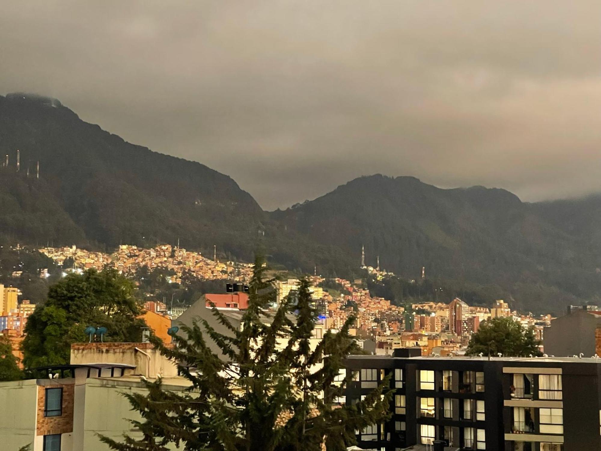 St. Louis Suites - Movistar Arena Bogota Bagian luar foto